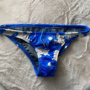 JOLYN europe bottoms, size M, nightswing print